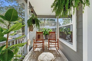 Terrace/patio - Pool | Fenced yard | Fleur De Lis | Sleeps 6 | Seagrove (Seagrove Beach)