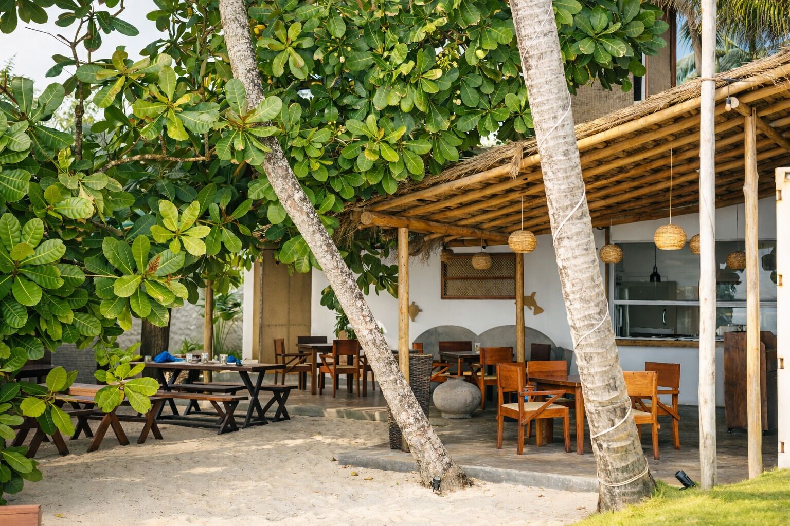 تناول الطعام بالخارج