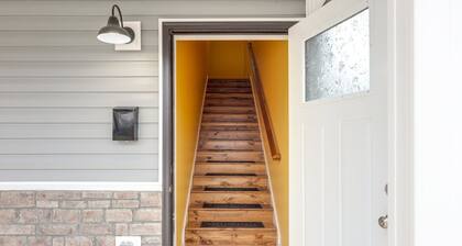 Explore Downtown Ashland! Cozy + New Apartment