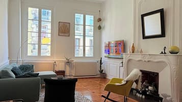 TV