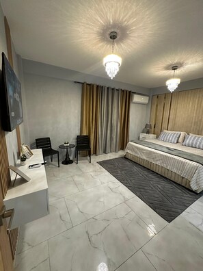 3 bedrooms, WiFi, bed sheets - Luxurious three-bedroom apartment with private jacuzzi area (Santo Domingo este)