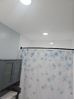 Handtücher, Seife, Toilettenpapier