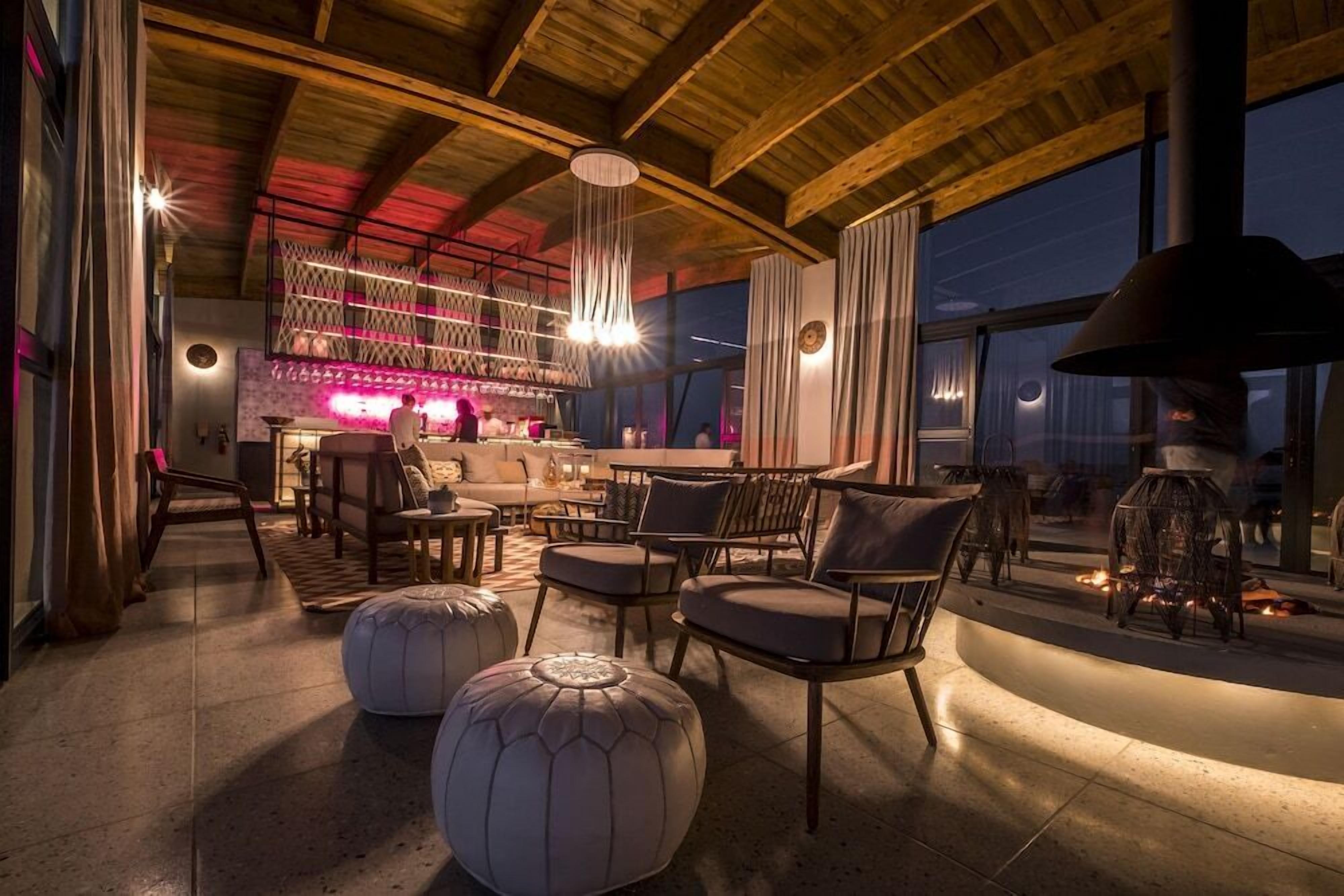 المنطقة المحيطة بالمنشأة