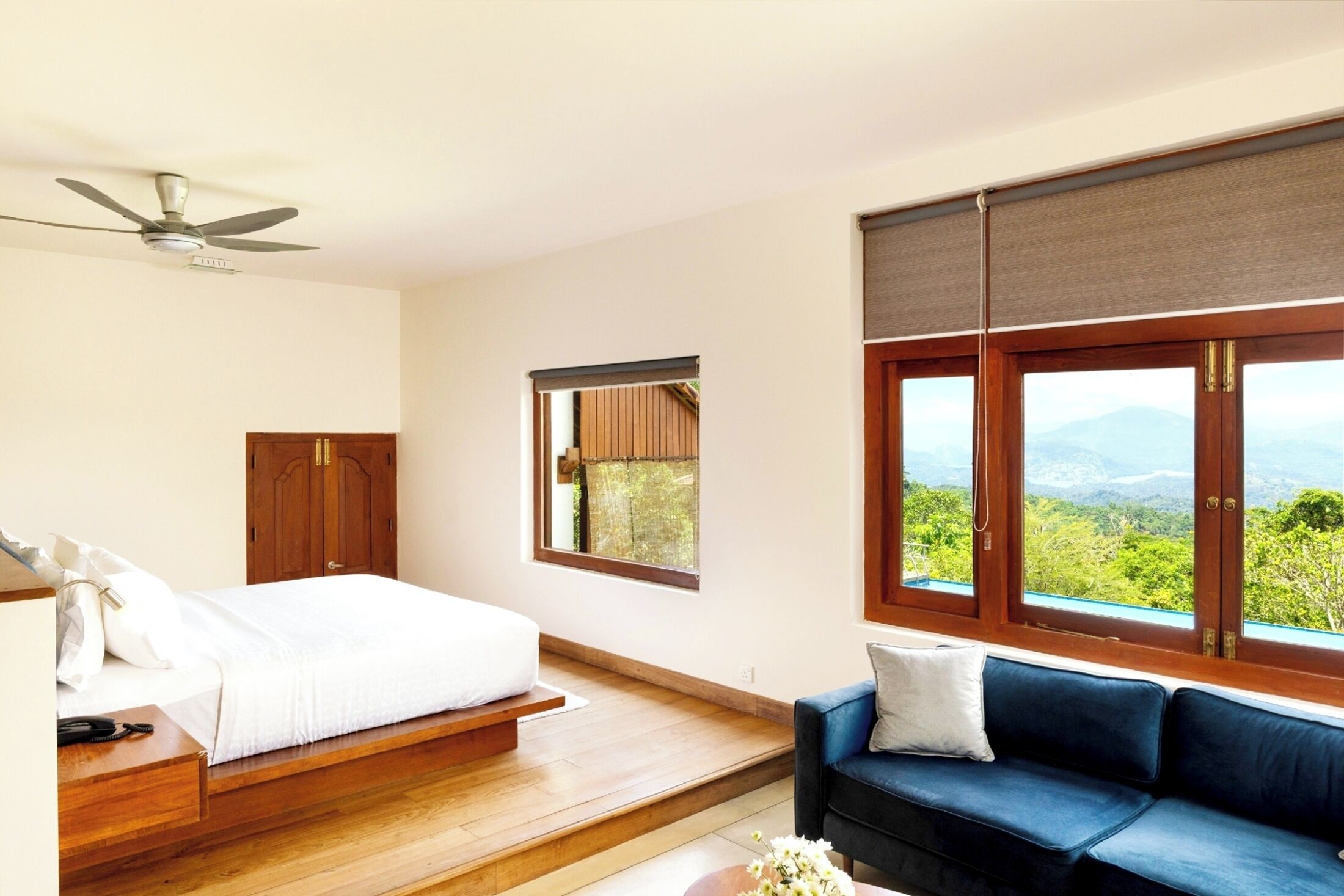 Quarto casal standard, sacada, vista para a montanha