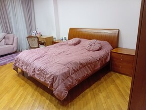 Room - 3-bedroom townhome in wonderful Yerevan with cool (Yerevan)