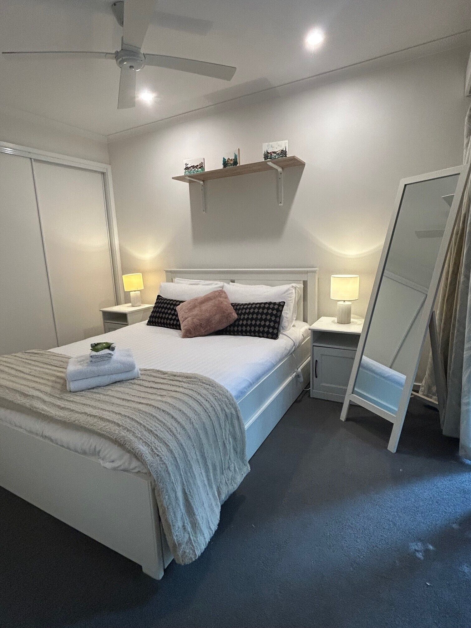 3 bedrooms, iron/ironing board, Internet, bed sheets