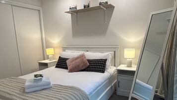 3 bedrooms, iron/ironing board, Internet, bed sheets