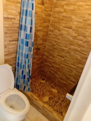 Shower, hair dryer, towels, soap - Shrimp shack! Little slice of heaven in negril jamaica! (Negril)
