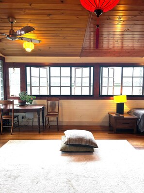 Room - Comfortable BluesFest Pad in Mullum town - Spacious, breezy & relaxed (Mullumbimby)