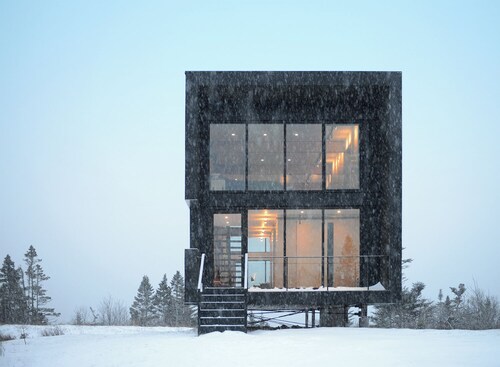 Back Bay Cottage: Oceanview Calm in Terence Bay, Nova Scotia