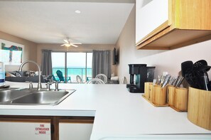 Fridge, microwave, oven, stovetop - Emerald Towers West • Beach Front • Ocean View • Beach Service etw3003 (Fort Walton Beach)