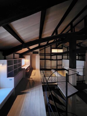 Interior - onne (Uchiko)