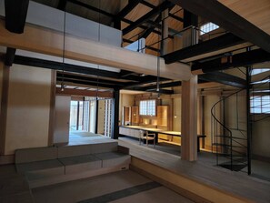 Interior - onne (Uchiko)