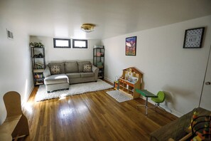 Living area - Newly renovated 4-bedroom house in Shooks Run Neighborhood (Colorado Springs)