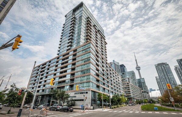 Exterior - The Downtown Hotel (Toronto)