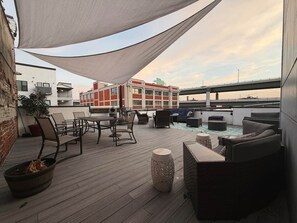 Outdoor dining - Smokehouse 409 (Richmond)