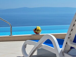 A heated pool - Villa Makar by Interhome (Makarska)