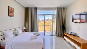 Villa, Hill View | Desk, free WiFi - Loc Phu Villa - Hoanglee (Da Lat)