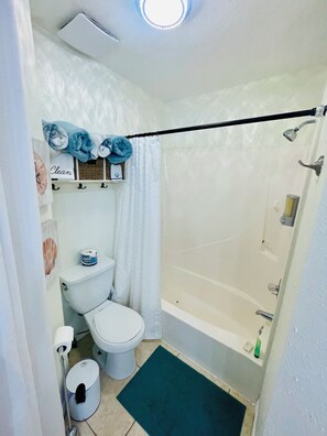 Hair dryer, towels, soap, toilet paper - Sun & Sand condo retreat (Panama City Beach)