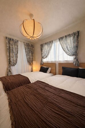 Villa Supérieure, balcon, vue ville