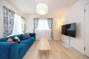 高级别墅, 阳台, 城市景观 | 起居区