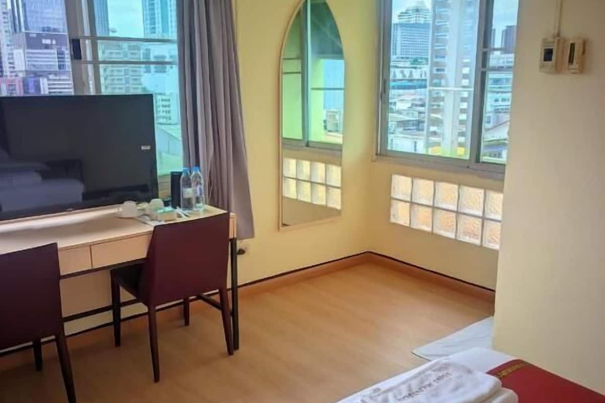 Phòng đôi cơ bản, ban công, quang cảnh thành phố