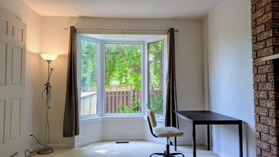 Grand 6BR/3BA Parkside Retreat: 5m to YOW & Steps to Transit