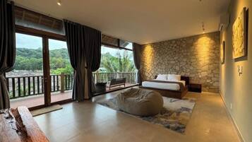 Familievilla, balkong, hageutsikt