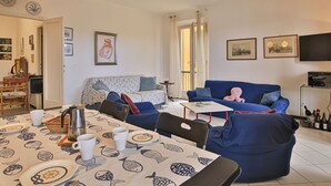 Unclassified image, 3 of 12, button - Gioia Apartment, three-room flat in the heart of the pedestrianised centre of Marina di Campo, 150 m (Campo nell'Elba)