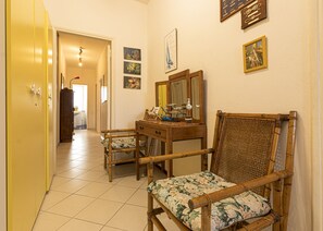 Interior - Gioia Apartment, three-room flat in the heart of the pedestrianised centre of Marina di Campo, 150 m (Campo nell'Elba)