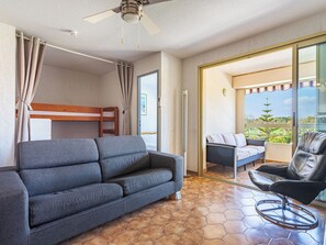 TV - Les Caraïbes by Interhome (La Londe Les Maures)