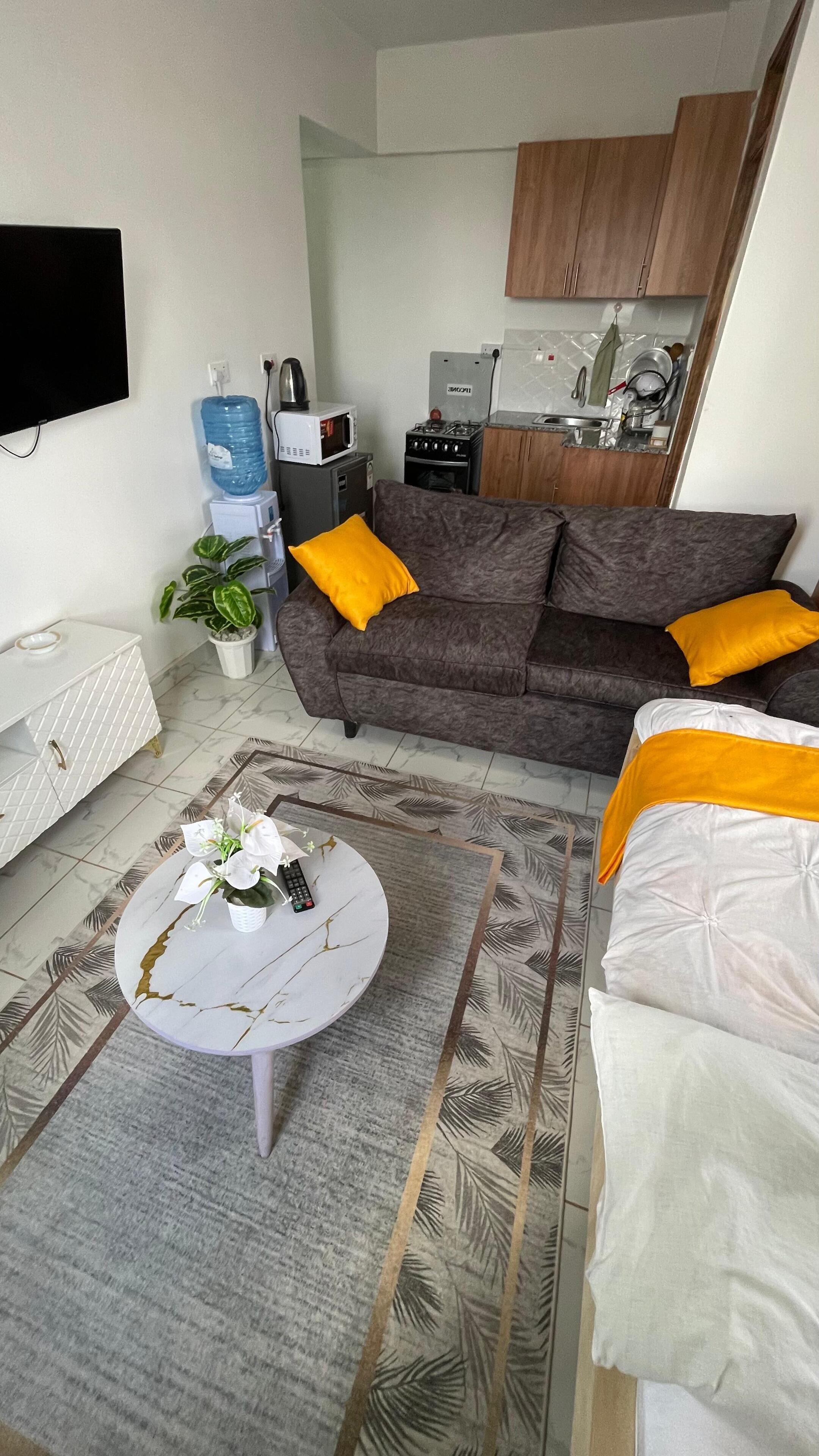 Deluxe Studio, City View | Living area