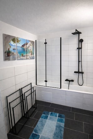 Hair dryer, towels, toilet paper - Vacations in the heart of Saxony for families and all nature lovers (Königshain-Wiederau)