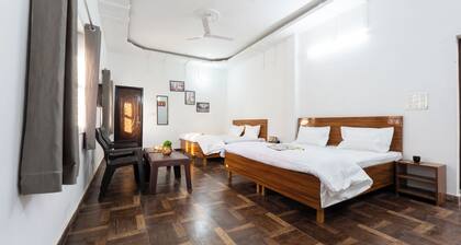 Cozy 2-bedroom building in serene Dehradun with AC