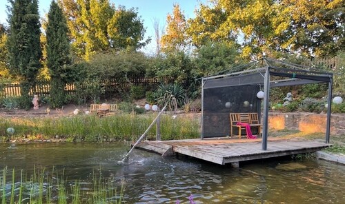 House by the lake, farm vacation