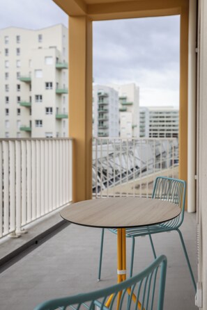 Studio Suite, Balcony | Outdoor dining - Le Pic Coliving (Clermont-Ferrand)