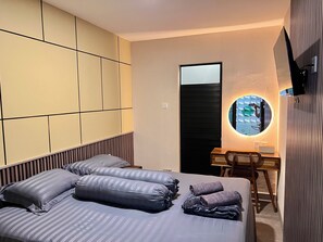 Executive Double Room - Depatuk Suite Homestay (Kota Yogyakarta)
