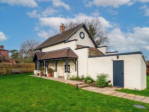 Exterior - 3 bedroom accommodation in Diddlebury (Diddlebury)