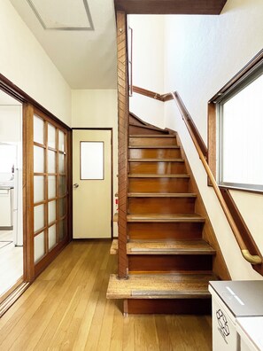 Interior - Honmachi 1 Chome (Tokyo)