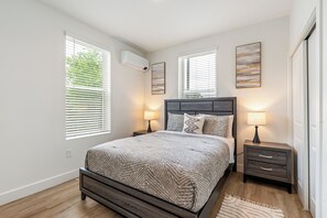 2 bedrooms, free WiFi, bed sheets - Hot Springs Downtown & Convention Center! Suite 207 (Hot Springs)