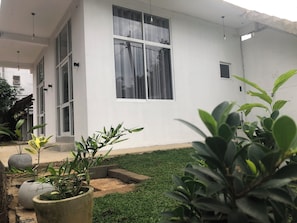 Exterior detail - Kottamba Resort & Coworker Hostel (Tangalle)
