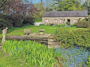 Exterior - Characterful cottage with beautiful country views, set in own private grounds. (Wessington)