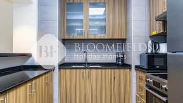 Apartment, Balcony, City View | Private kitchen