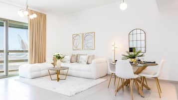 Apartment, Balcony, City View | Living area