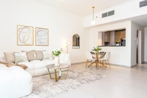 Apartment, Balkon, Stadtblick | Wohnbereich