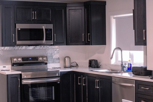 Modern New 2-Bedroom Stylish, Spacious, Comfy & Nicely Furnished - 100% Privacy