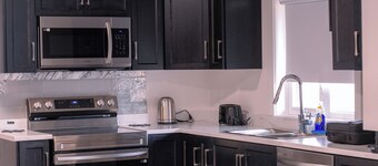 Modern New 2-Bedroom Stylish, Spacious, Comfy & Nicely Furnished - 100% Privacy
