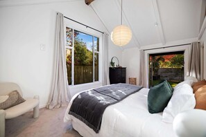 Room - 8 Mins drive to Coronet Peck from the front door to the top, walk to shot over (Queenstown)