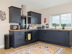 Private kitchen - Kate's Corner - UK51134 (Santon)