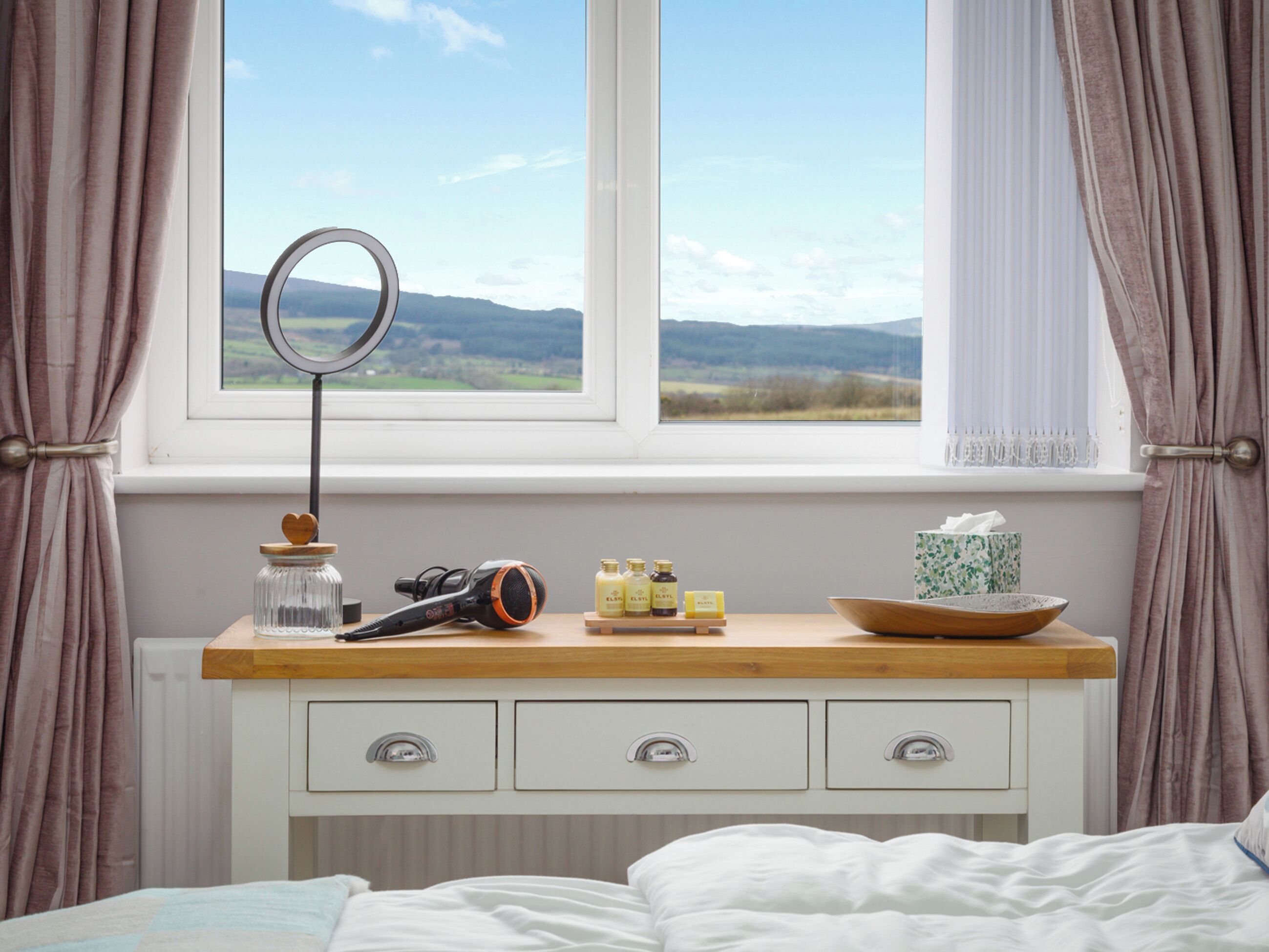 2 chambres, accès au Wi-Fi (inclus)